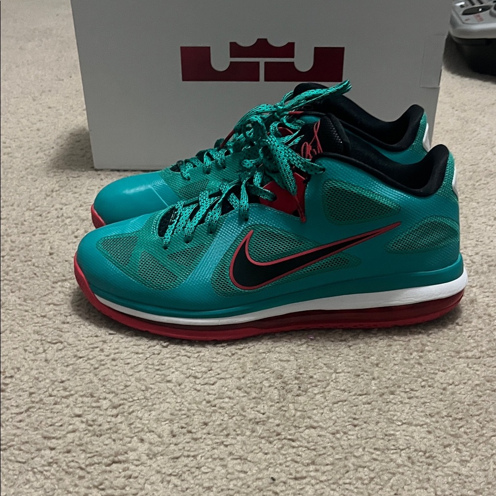 LeBron 9 low reverse liver pool Nike Men's Turquoise and Crimson Athletic Shoes
